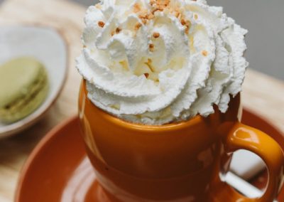 Warme choco met een toefje slagroom natuurlijk!